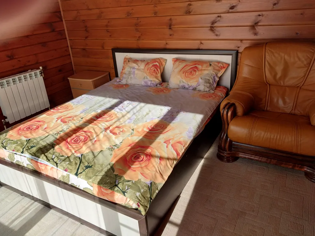 Коттедж на берегу озера Глубокое