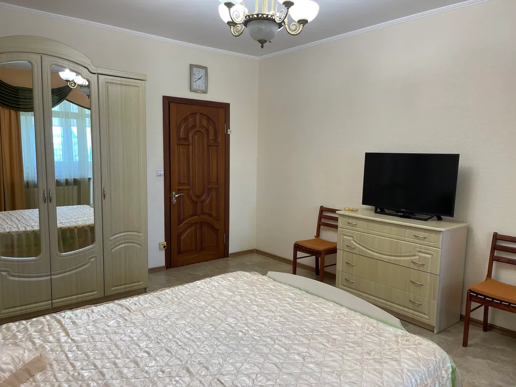 Уютная 4-х комнатная квартира в центре Евпатории с видом на море