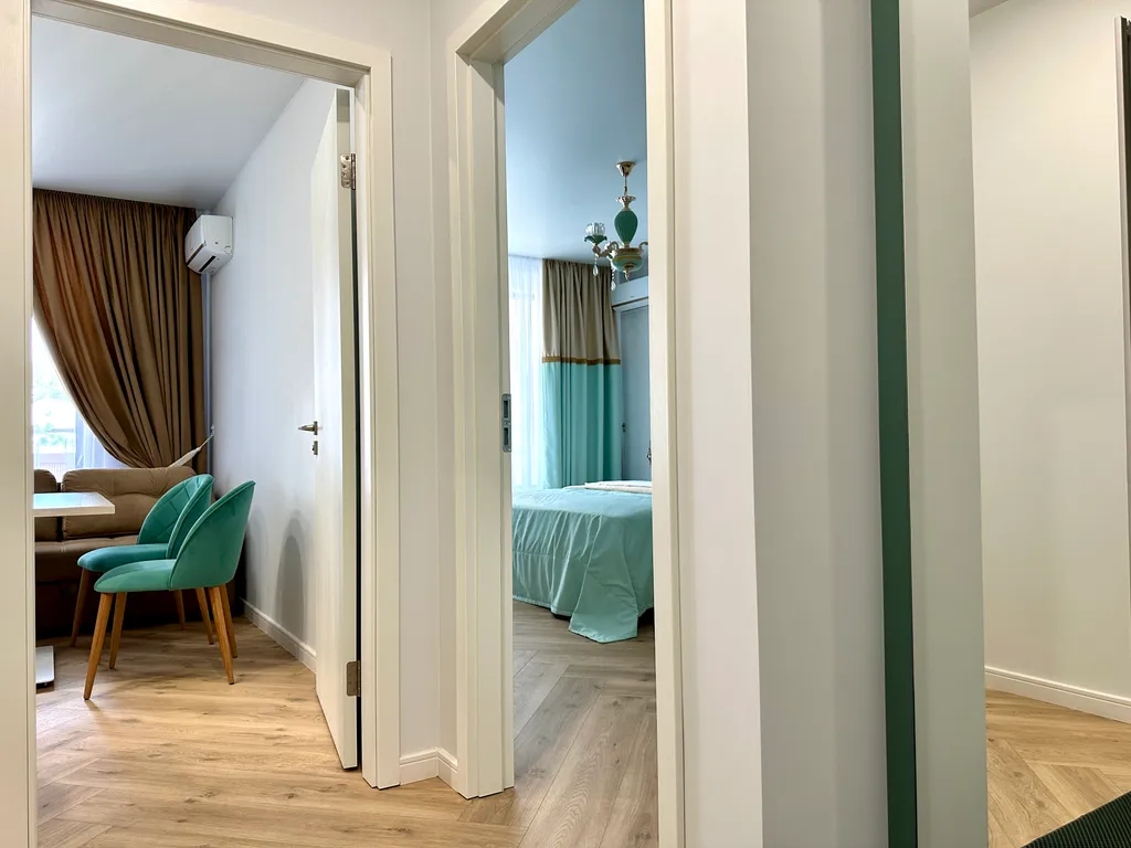 Евродвушка в клубной резиденции Европа с бассейном