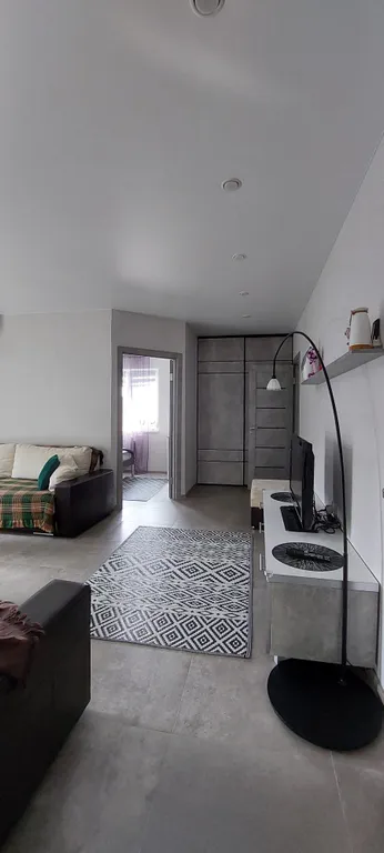 Уютный дом в черте города для комфортного отдыха в лесной местности