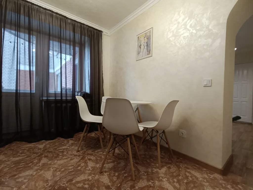 Апартаменты у фонтана рядом с центром с балконом