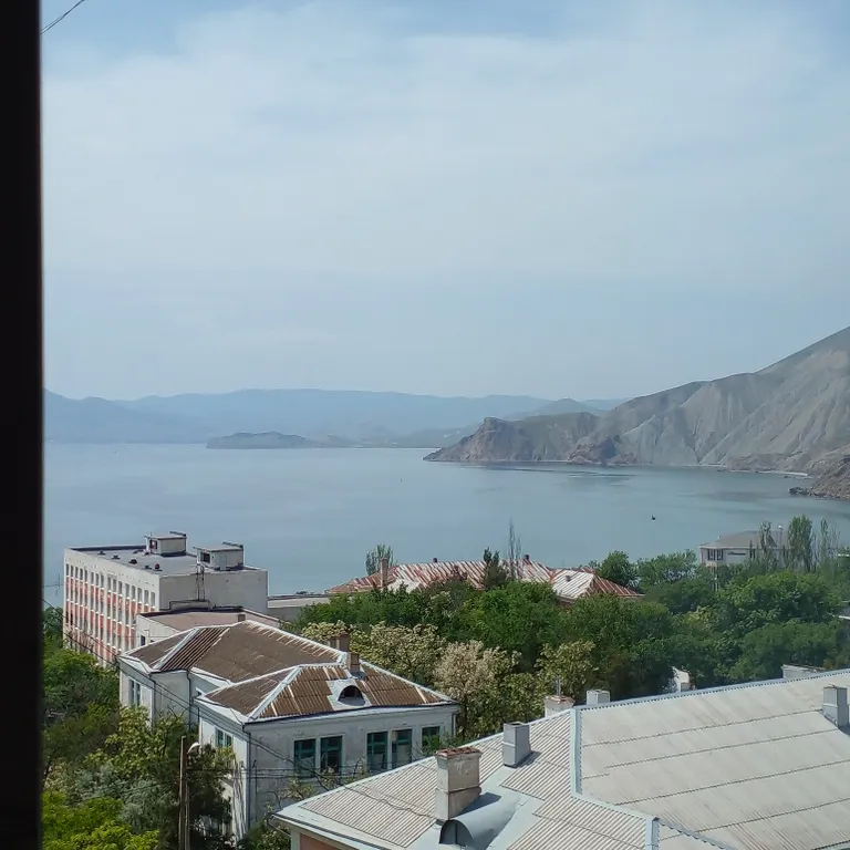 2-комнатная квартира с видом на море — аренда посуточно в Орджоникидзе