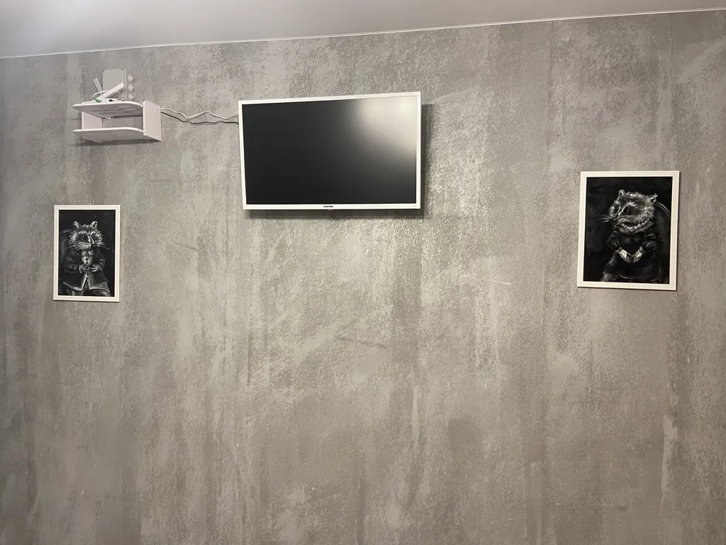 Дом в черте города в сосновом лесу