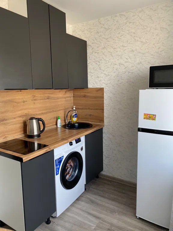 Уютная квартира в Энергетике, 10 минут до аэропорта