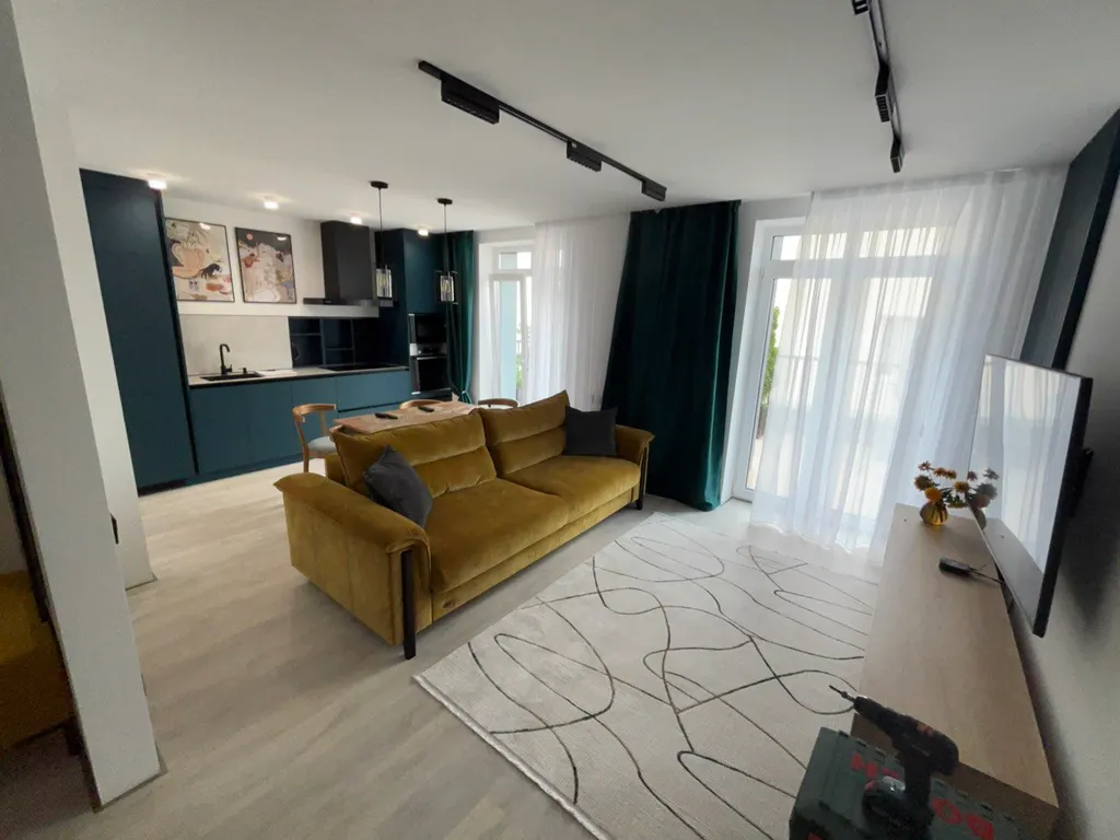 Эксклюзивная евродвушка с просторной террасой в самом сердце города