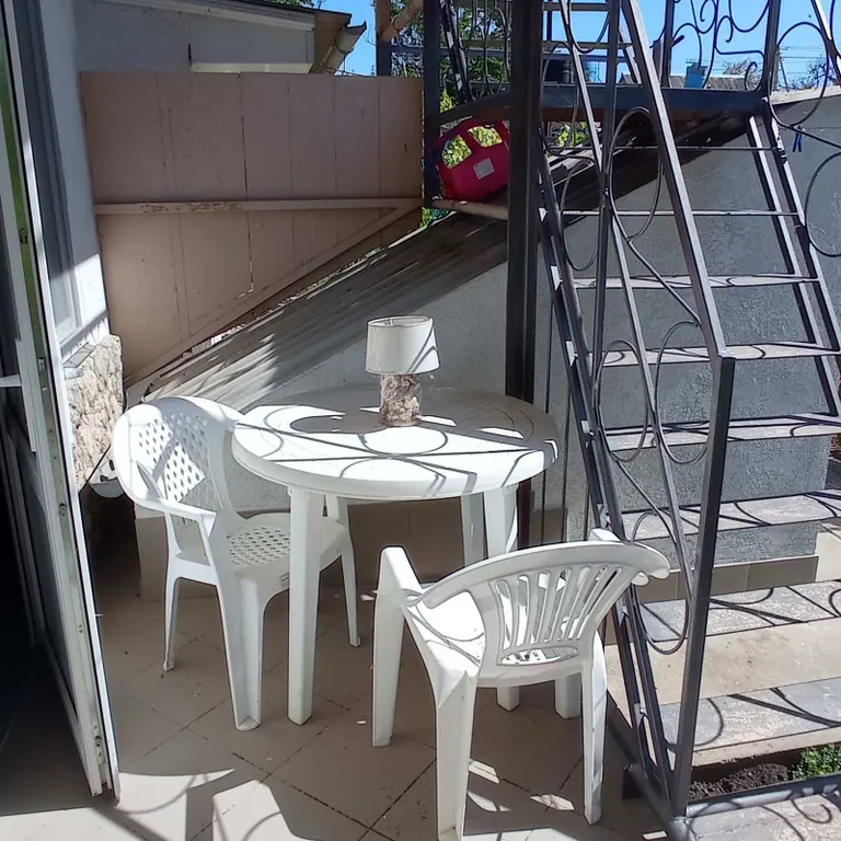 Коттедж Дом для семьи или большой компании на автомобиле — аренда посуточно в Евпатория