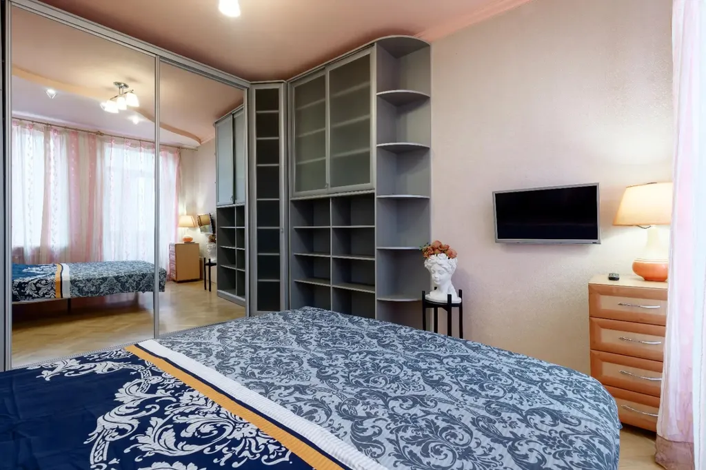 Уютнaя квapтирa в центpe гopoда, стаpый фонд