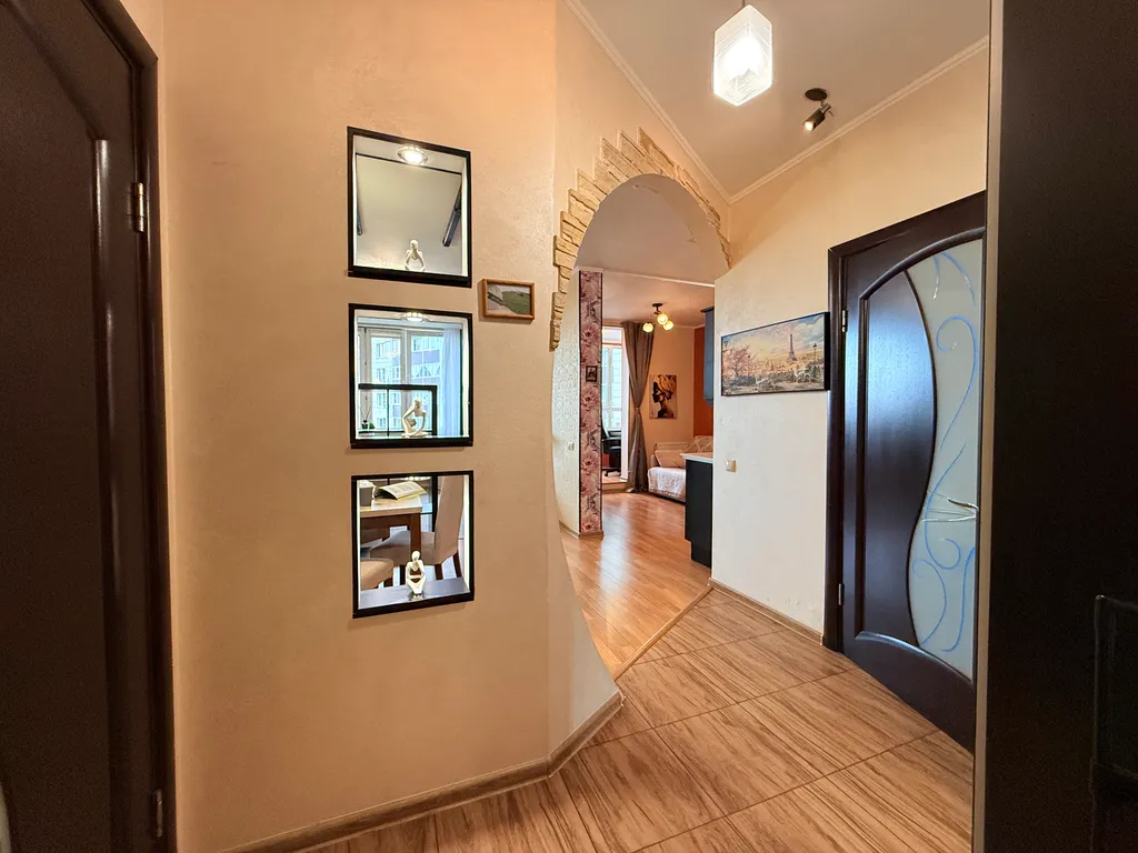 Дизайнерская евро-2-комнатная квартира с рабочей зоной