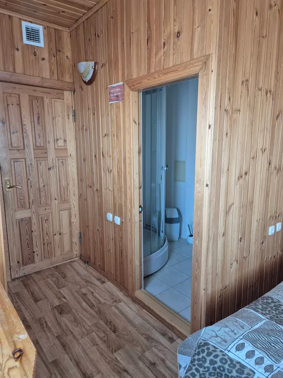 Комната на 2 человека, с двухспальной кроватью