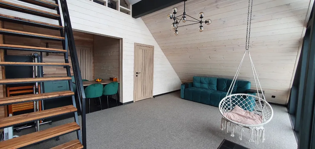 Дом-треугольник в загородном комплексе FoxWay