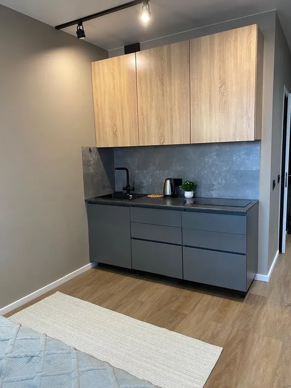 Красивая студия с хорошим ремонтом  в топовой локации города