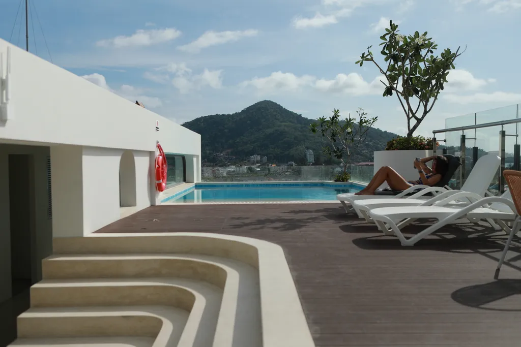 Уютная квартира у моря с бассейном, рядом пляж Камала