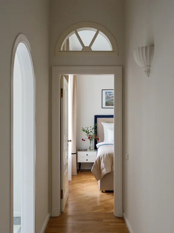 У Невского с видом на Фонтанку