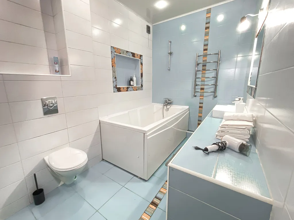 Двухуровневая квартира для большой компании