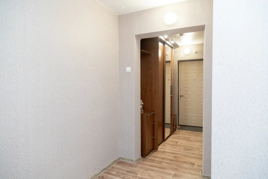 Просторная двухкомнатная квартира на берегу Енисея