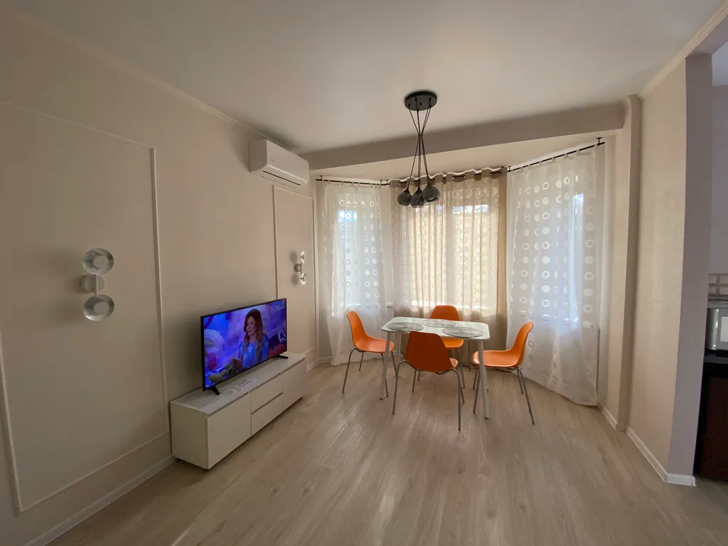 Трёхкомнатная квартира в центре с новым ремонтом