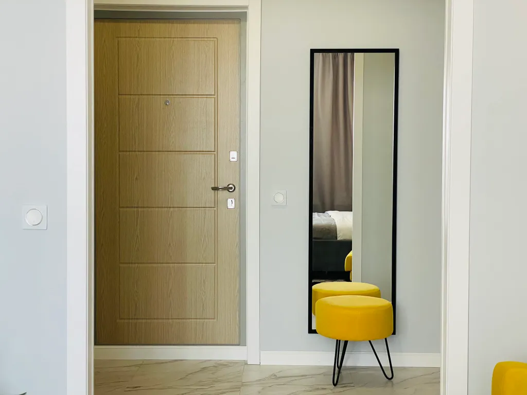 Студия с потрясающей панорамой набережной у ТРК Родник