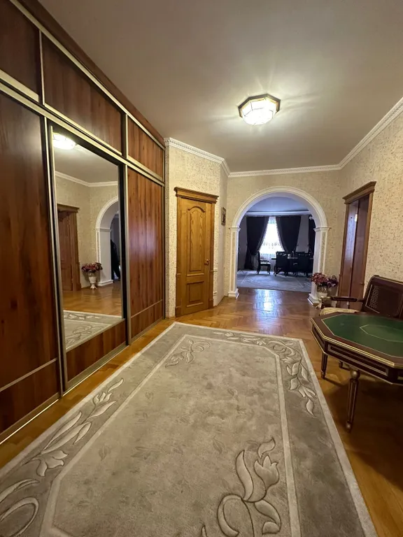 Гостиный уютный дом