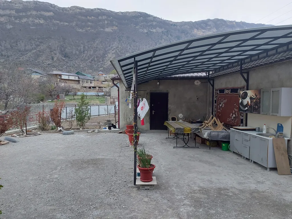 Уютный и красивый дом с видом на горы