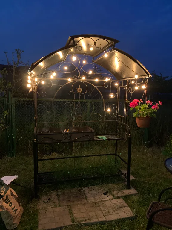 Уютный домик с печью-камином в центре