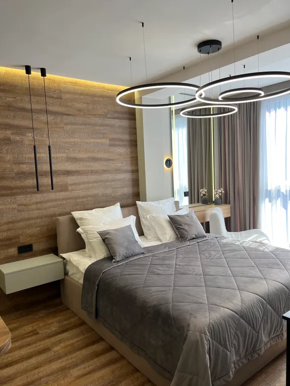 Дизайнерская квартира в доме бизнес класса с бассейном на крыше