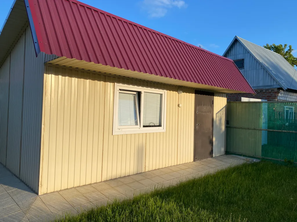 Домик у озера