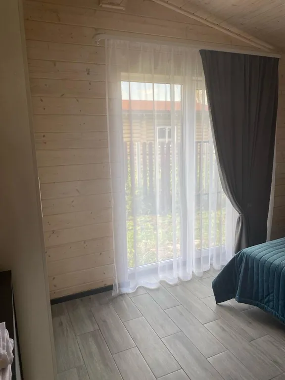 Домик у озера