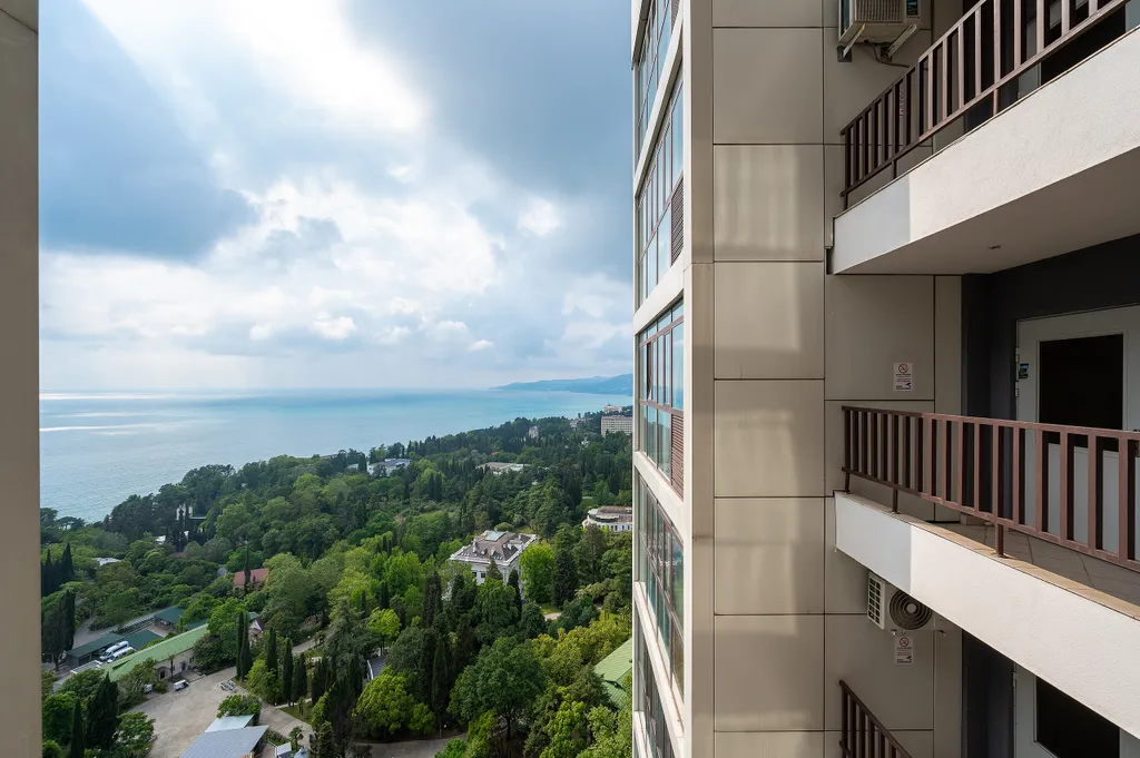 Просторная квартира Real Apartments