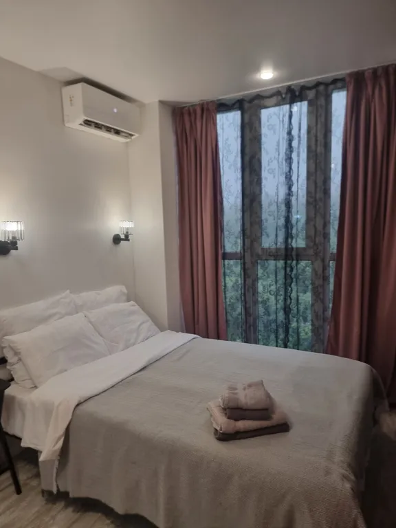 Студия с видом на море и лес