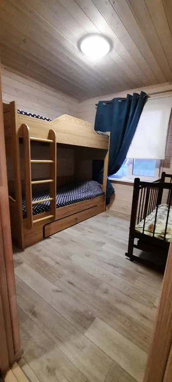 Коттедж с собственной территорией, большой беседкой и мангальной зоной