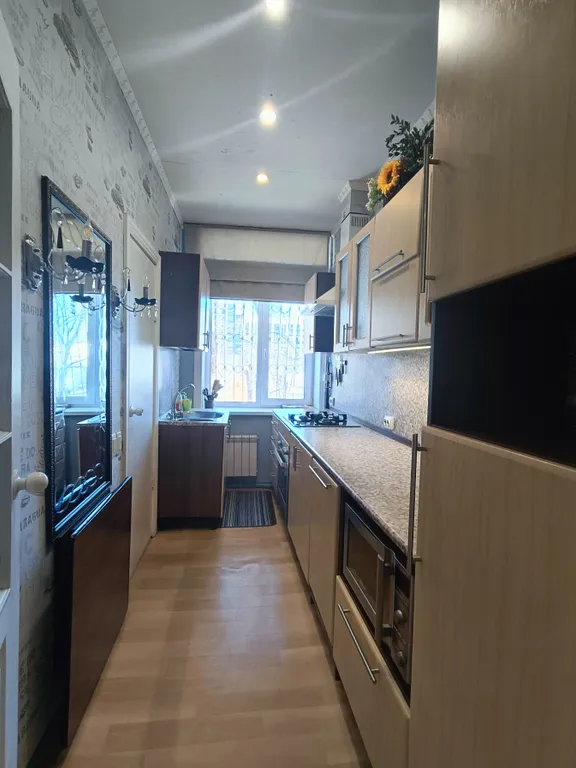 Квартира возле штаба округа и ТЦ Счастье