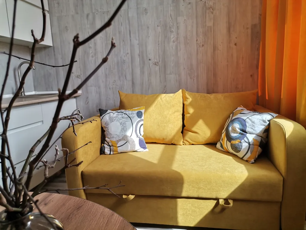 Квартира Светлая и стильная студия с удобным расположением — аренда посуточно в Тюмень