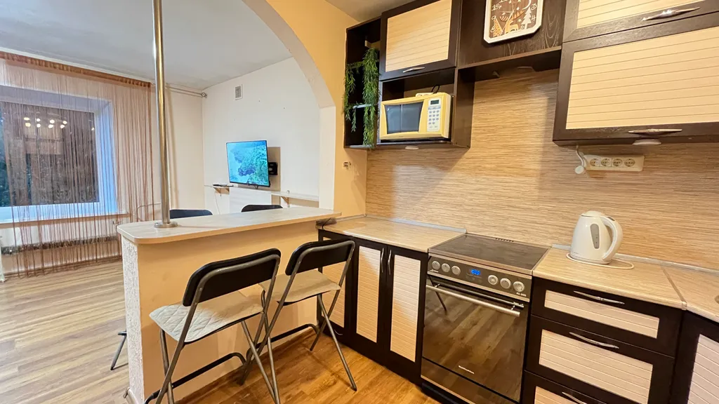 Дом у пруда