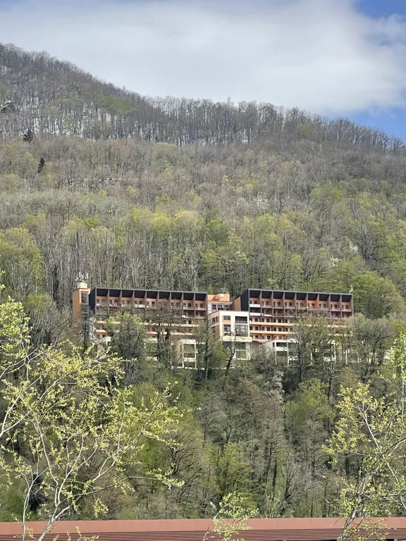 Апартамент райдера с видом на горы