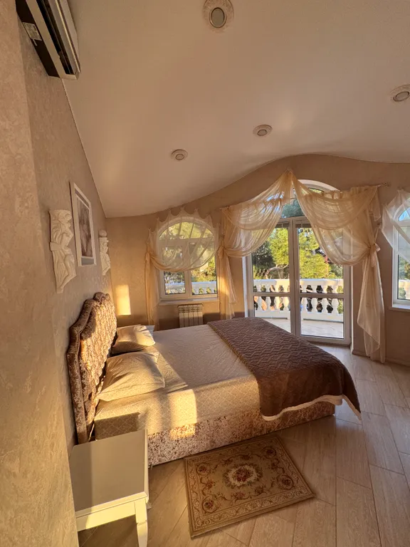 Верхний этаж дома с панорамным видом на море