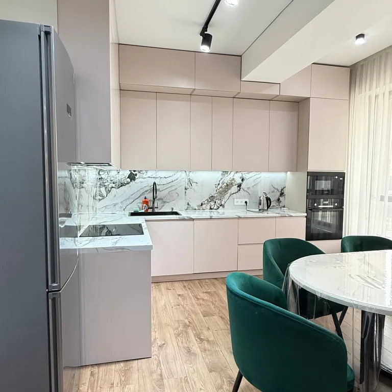 Отличная квартира в модном районе рядом с ТРЦ Мега Алматы