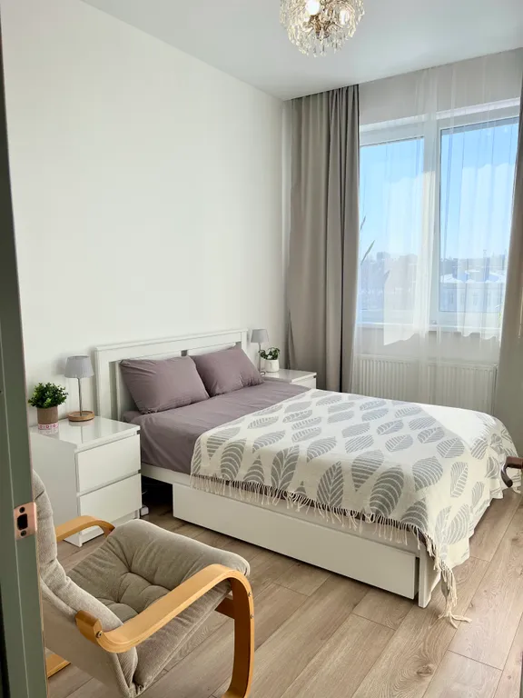 Солнечная квартира у озера рядом с новой набережной