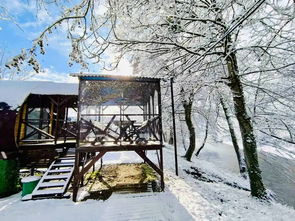 Квартира Квартира Дом у реки с видом на горы с баней и купелью — Горячий Ключ