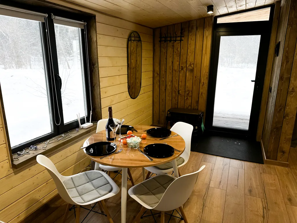 Дом в лесу в стиле барн