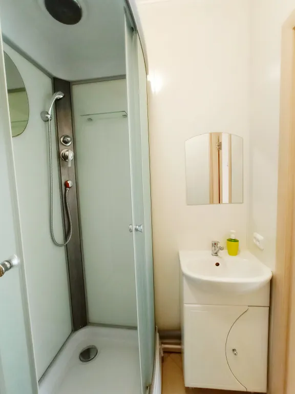 Студия возле авто и жд вокзалов