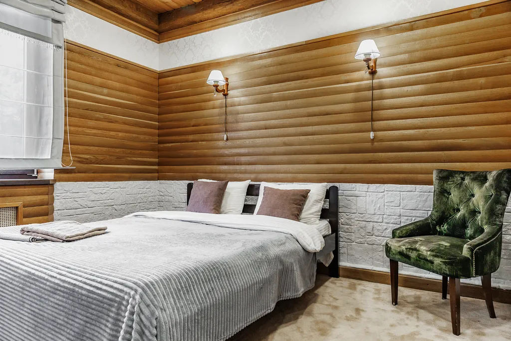 Современный дом с бассейном и сауной для большой компании