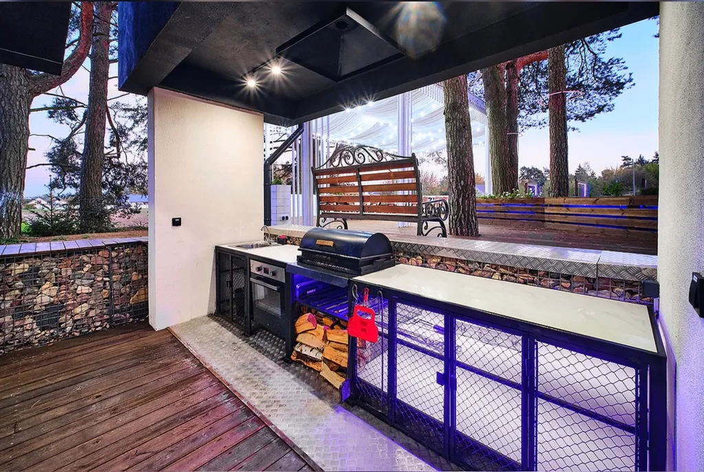 Усадьба и русская баня с холодной купелью Котра