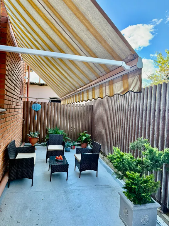 Квартира Уютная квартира в частном доме на последнем этаже — Сириус