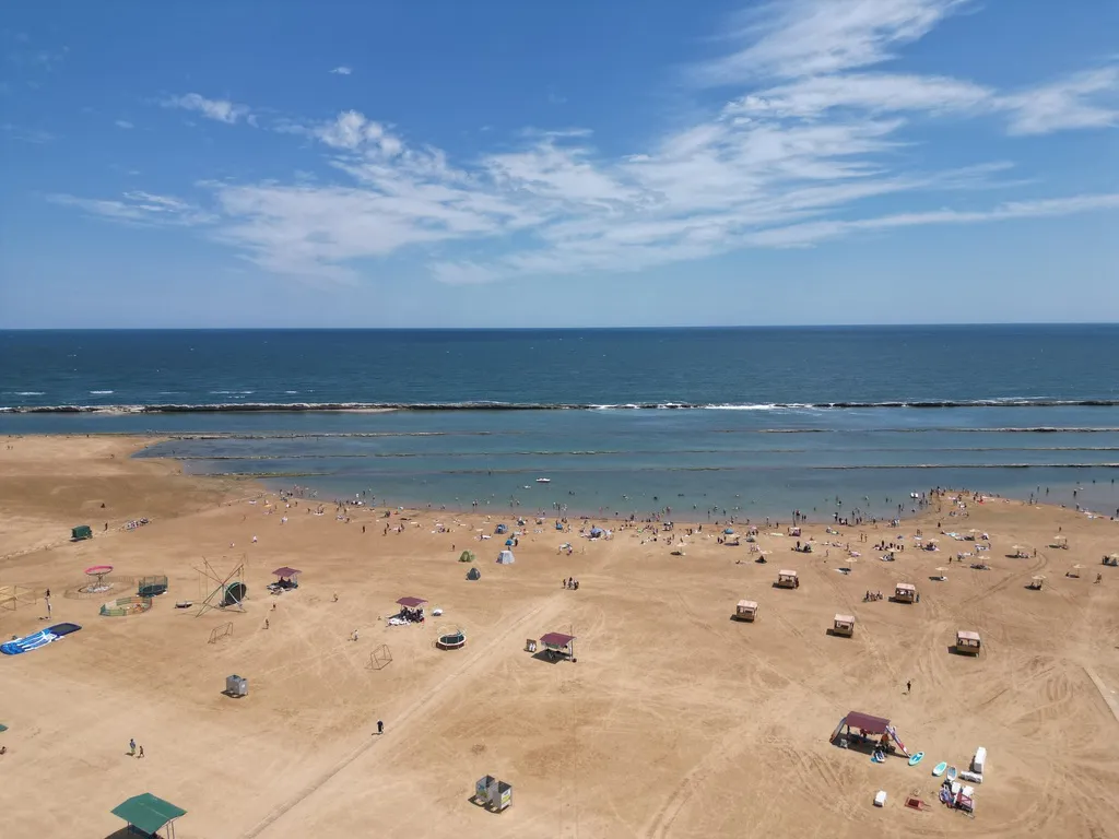 Студия на первой береговой линии