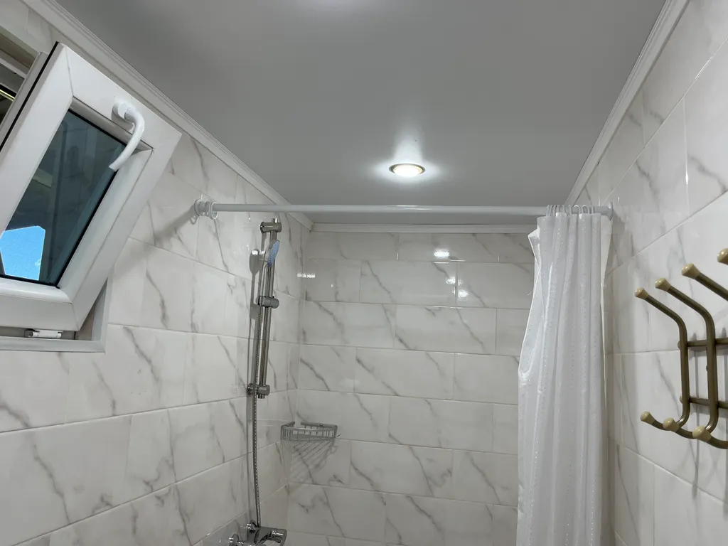 Коттедж Коттедж «Басиат» с видом на горы — Сухум