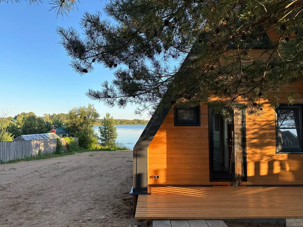 Афрейм на берегу озера Селигер с банным чаном