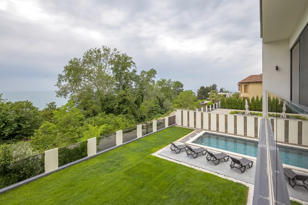 Дом с видом на море