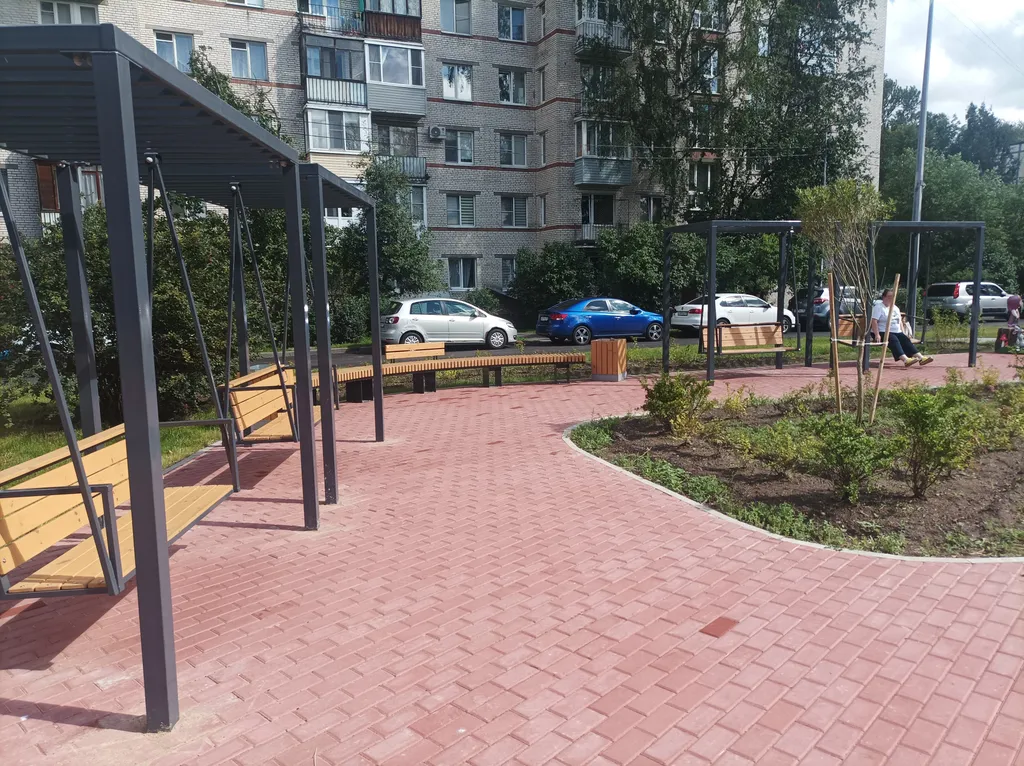 Комфортабельная двухкомнатная квартира в тихом районе