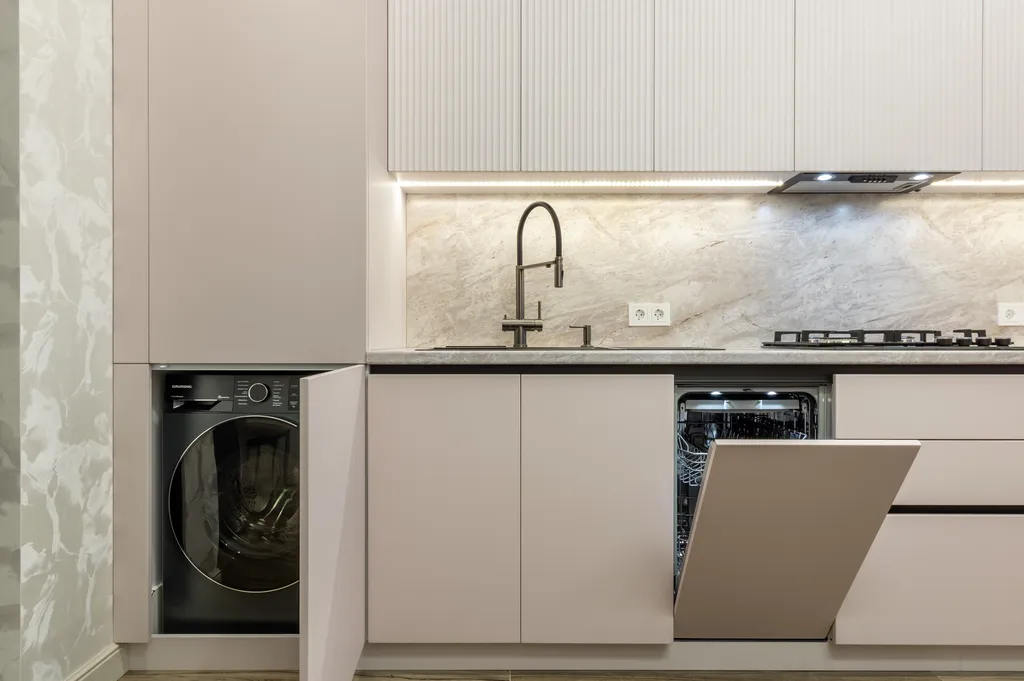 Апартаменты бизнес-класса с видом на эльбрус в доме с часами