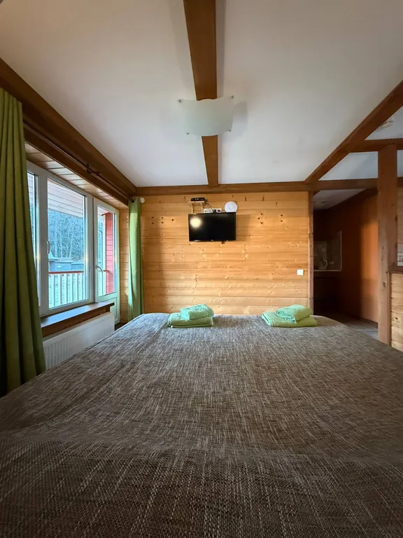 Норвежская деревня с двухспальной кроватью